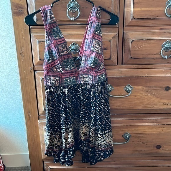 Free People NWOT V-Neck Blouse Size XS - Picture 1 of 9